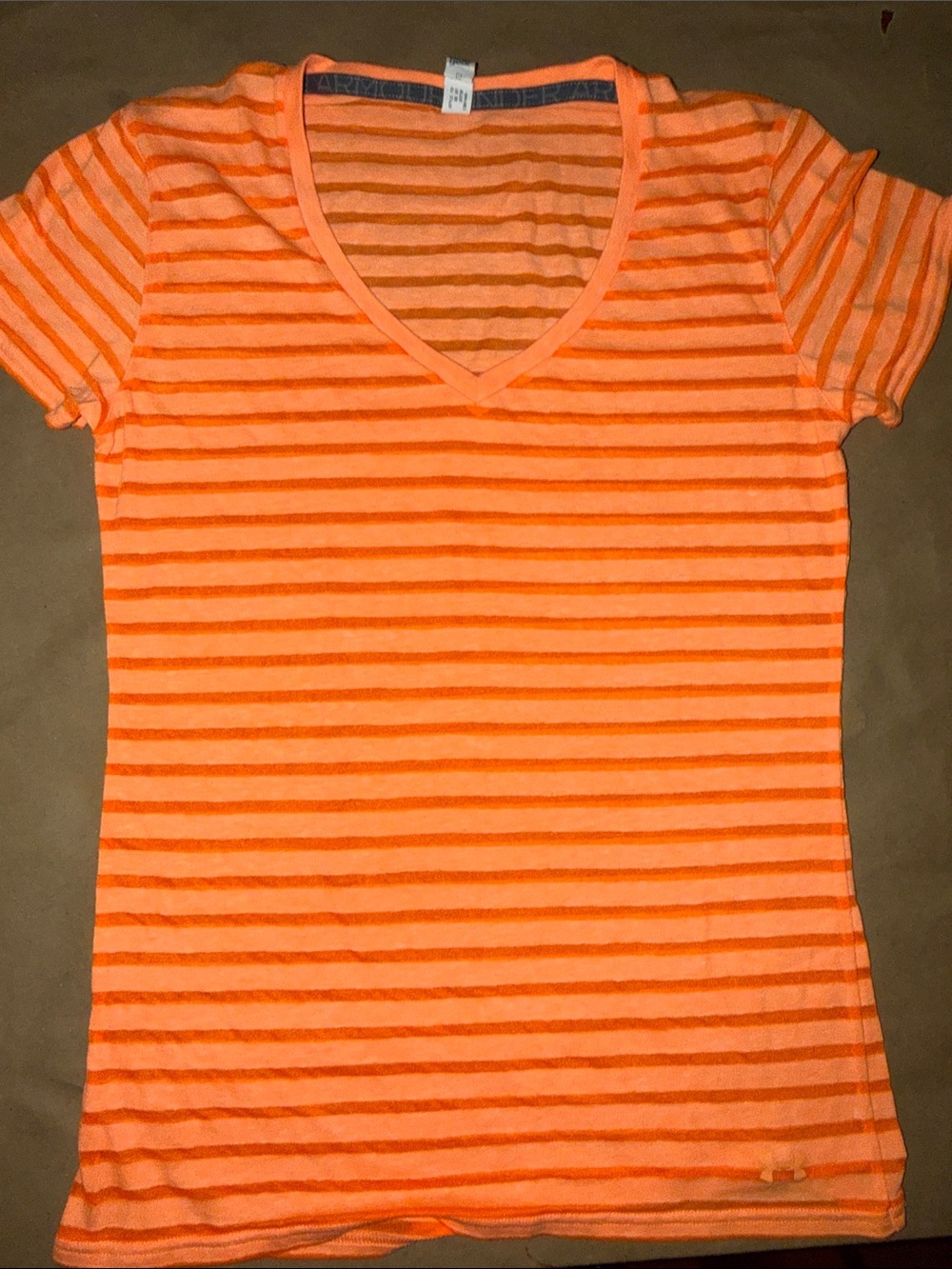 Under Armour Women's HeatGear V-Neck Activewear T-Shirt Orange size Medium